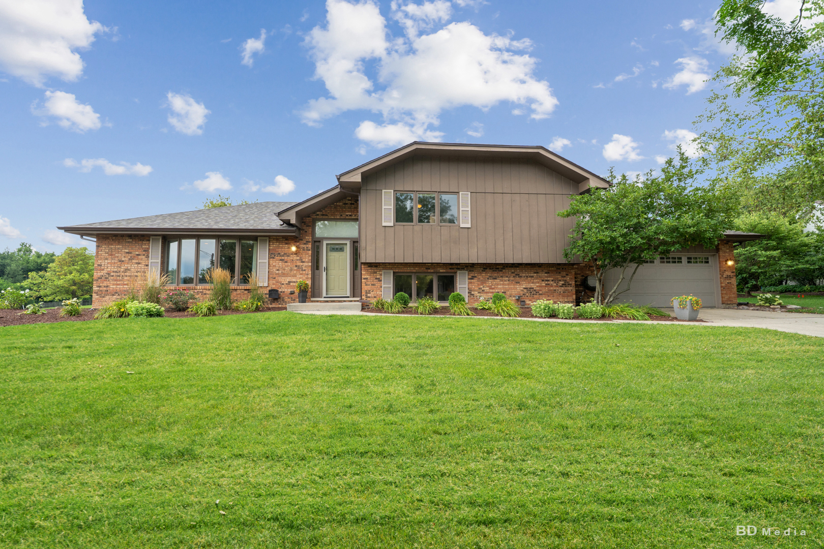 105 Azalea Road Property Photo 1