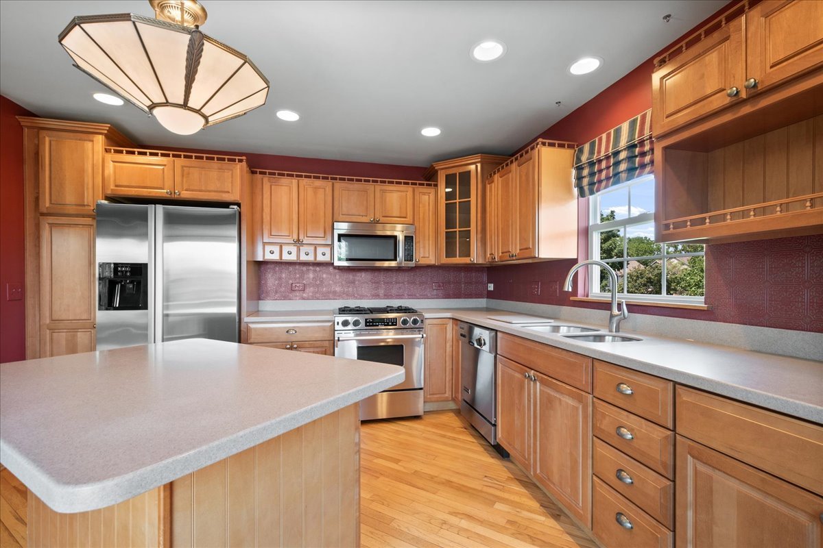 7951 Hedgewood Drive Property Photo 8
