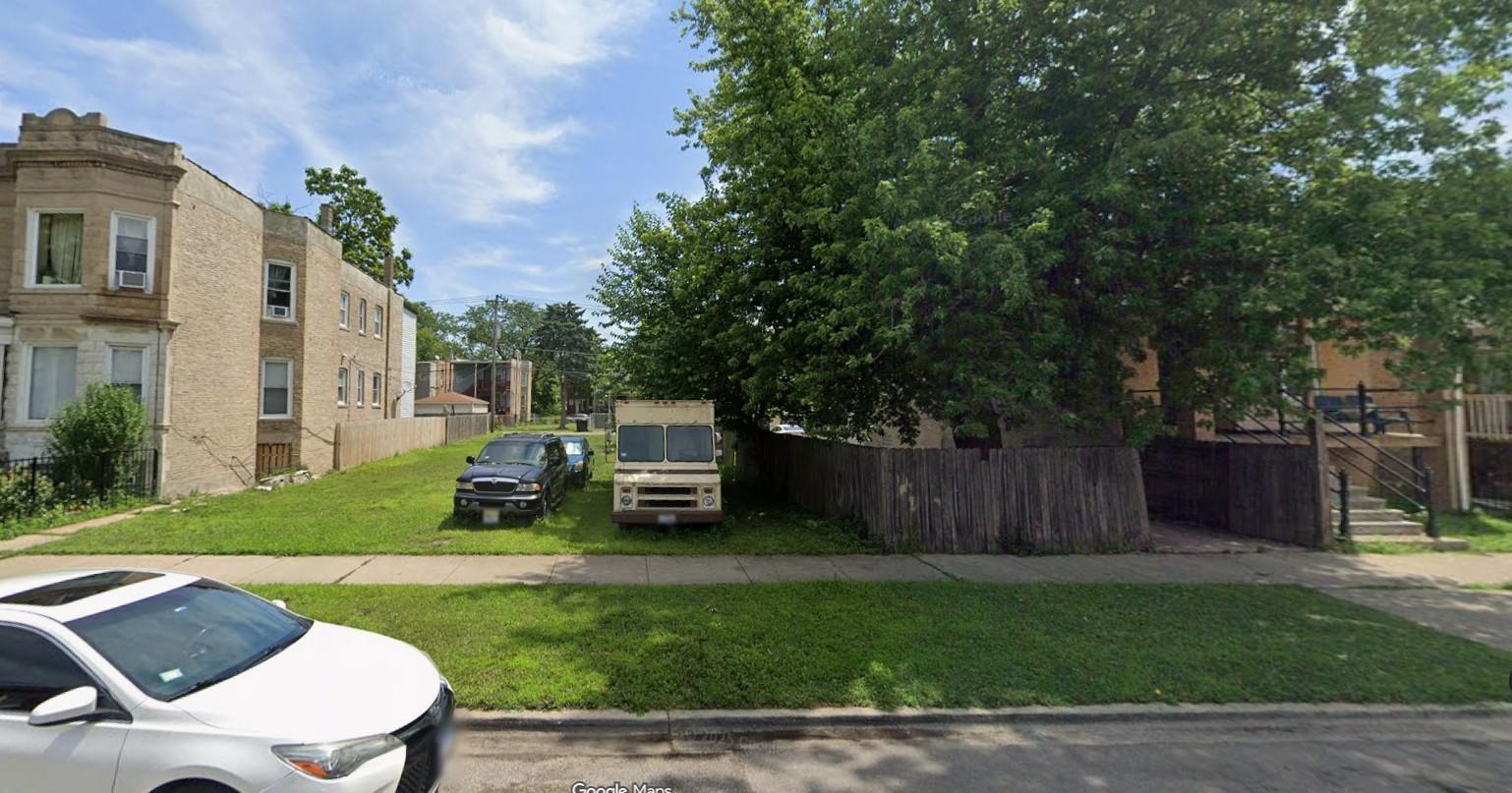 5600 S Laflin Street Property Photo 1