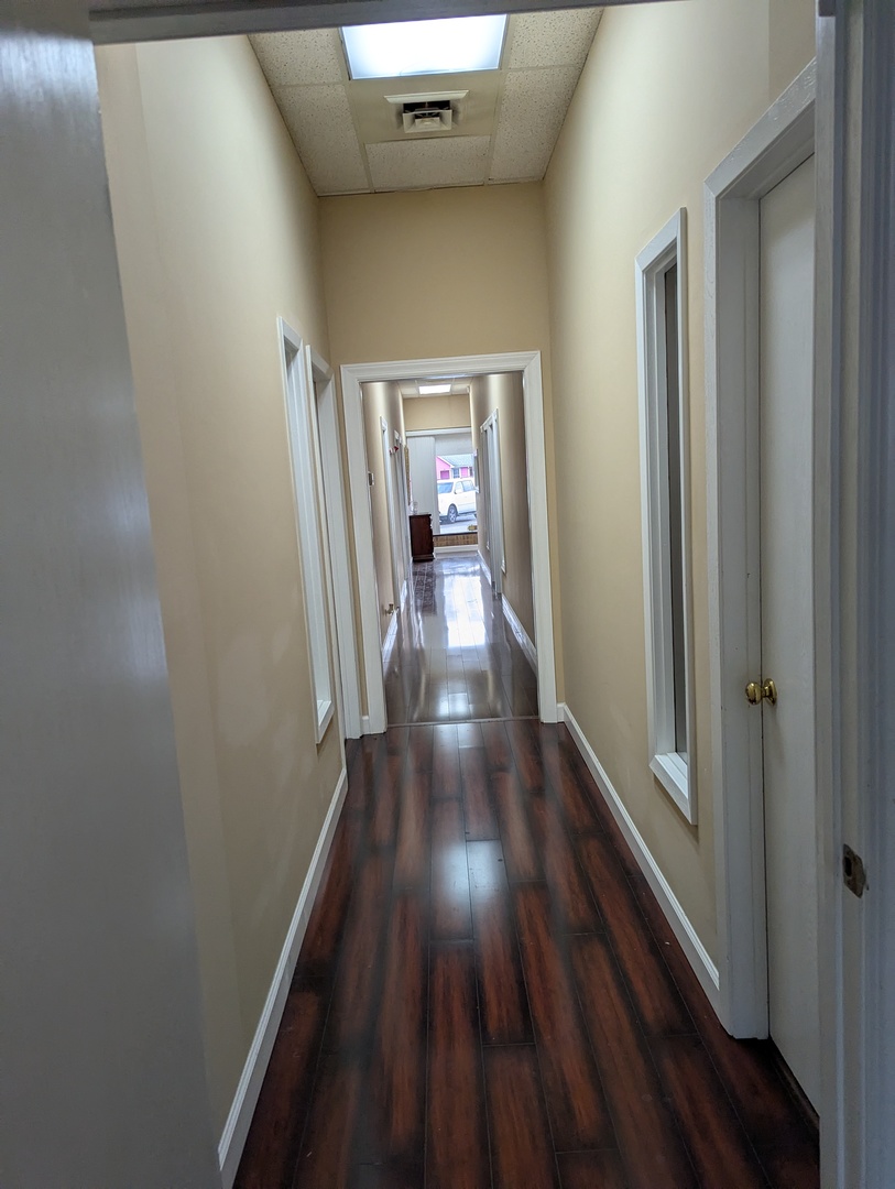 463 N Roselle Road Property Photo 6