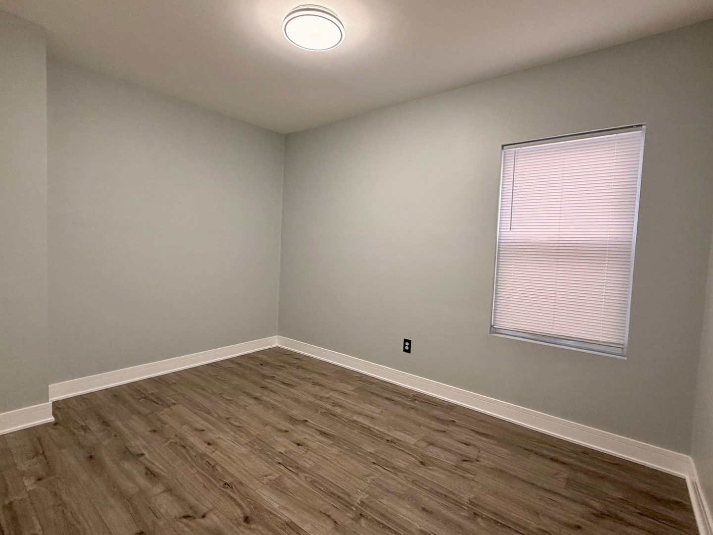 7522 S Aberdeen Street Property Photo 10