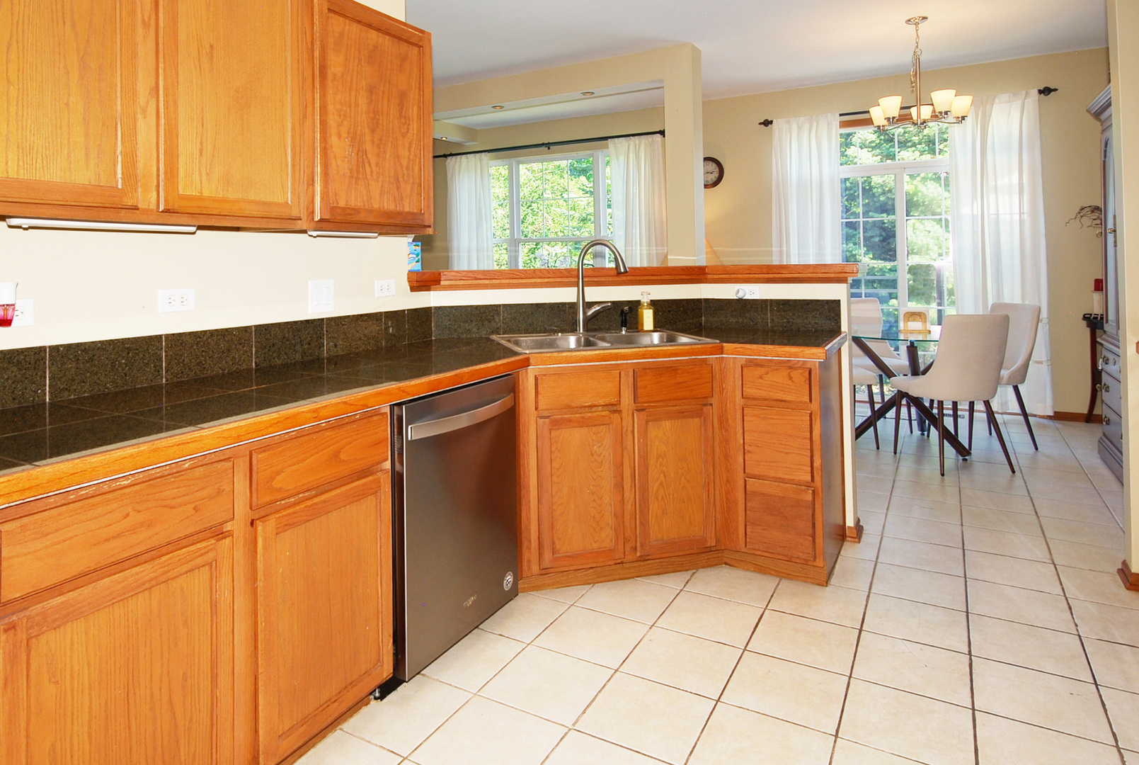 383 Shadow Creek Drive Property Photo 5