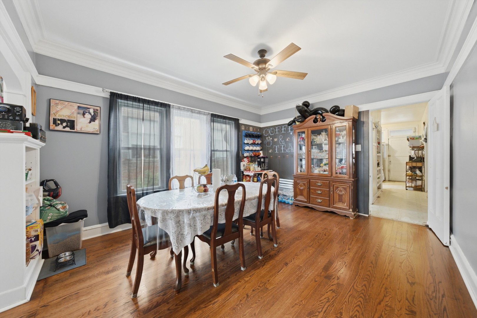 5944 S Albany Avenue Property Photo 4