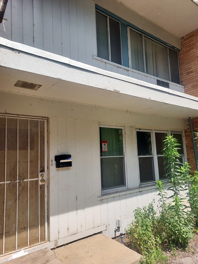 7829 S South Shore Drive G Property Photo 1
