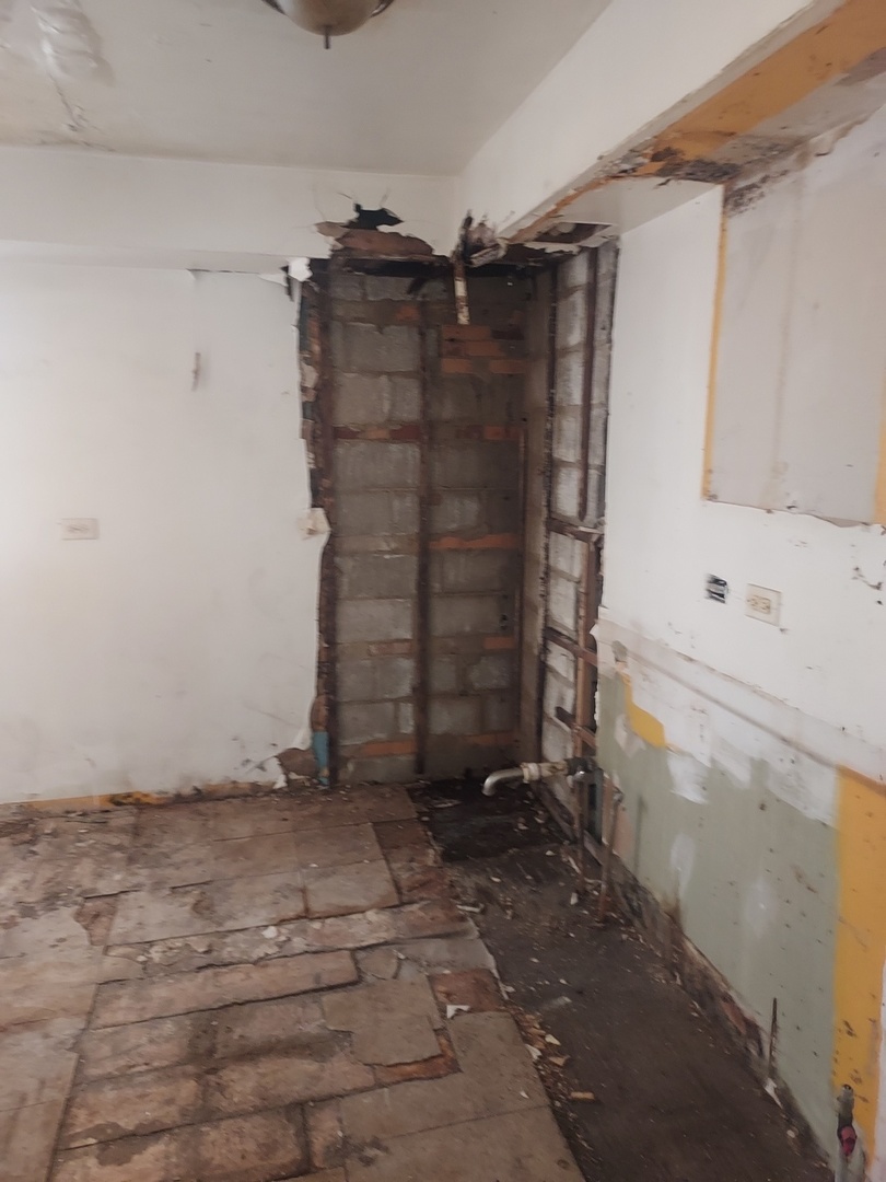 7829 S South Shore Drive G Property Photo 3