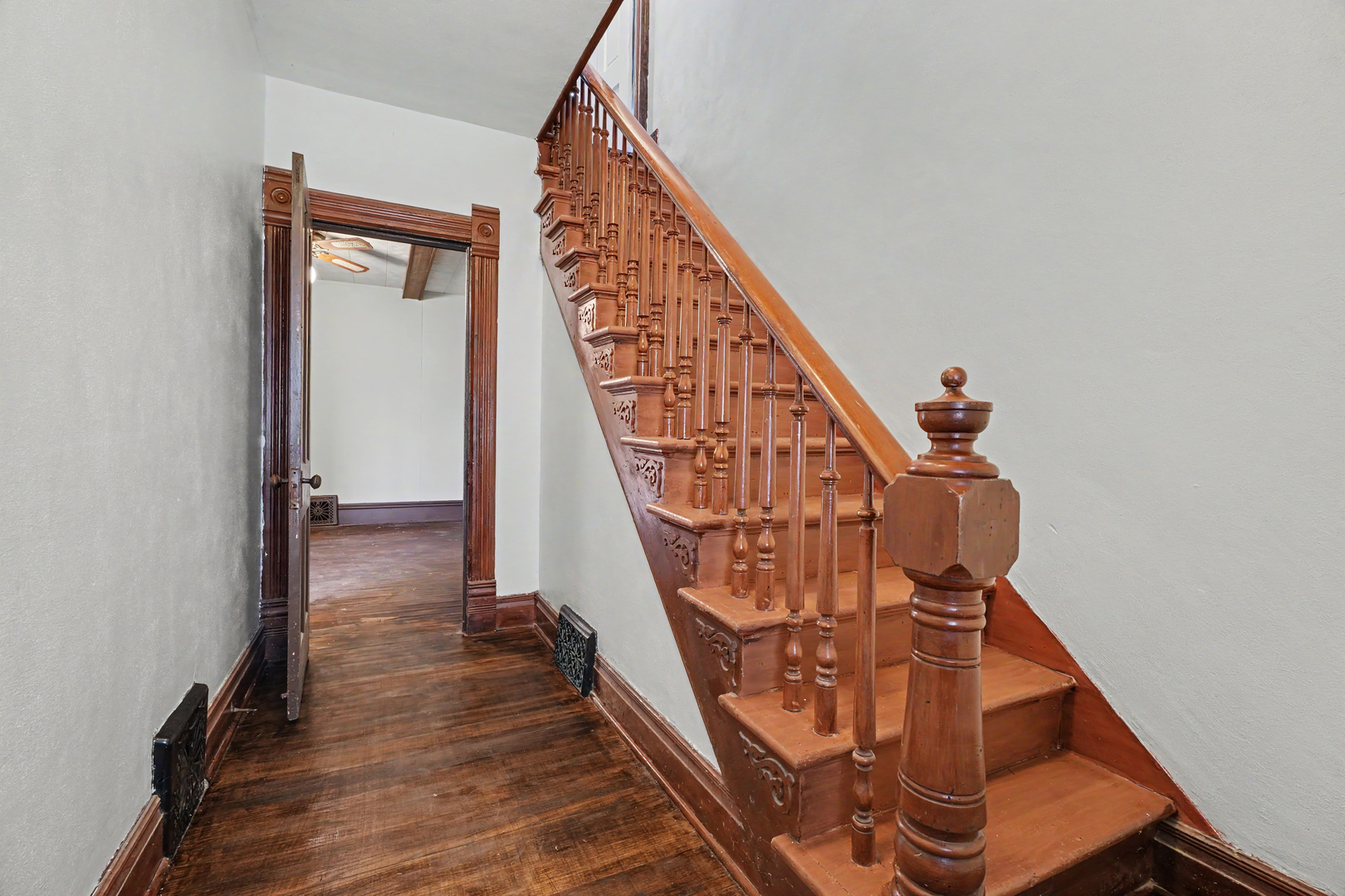 105 W Maple Street Property Photo 7