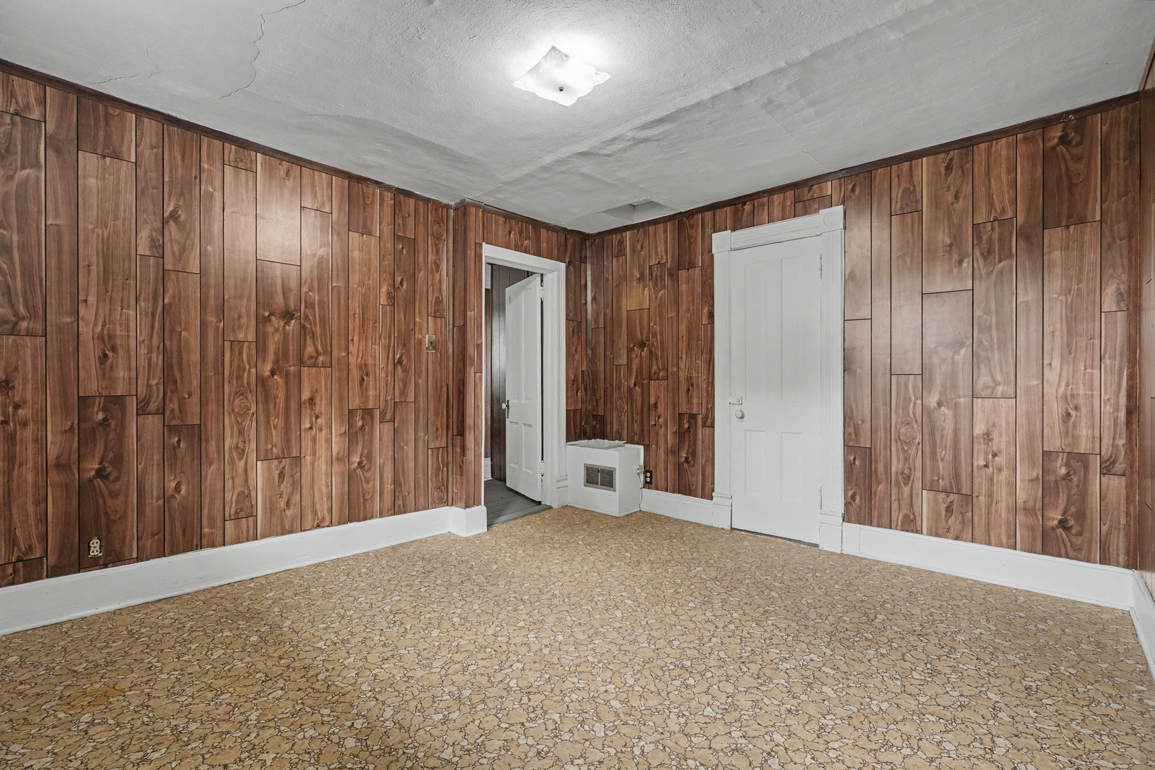 105 W Maple Street Property Photo 29