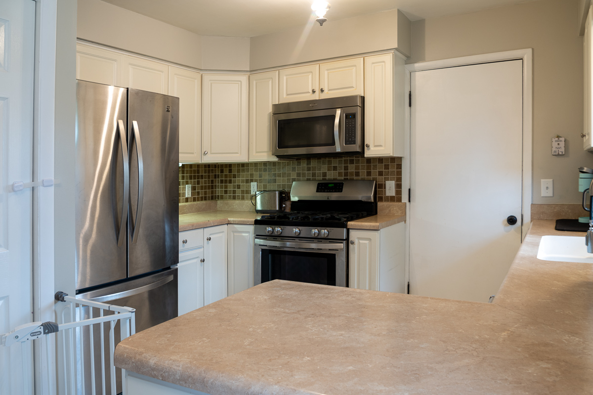 810 42nd Street Property Photo 5