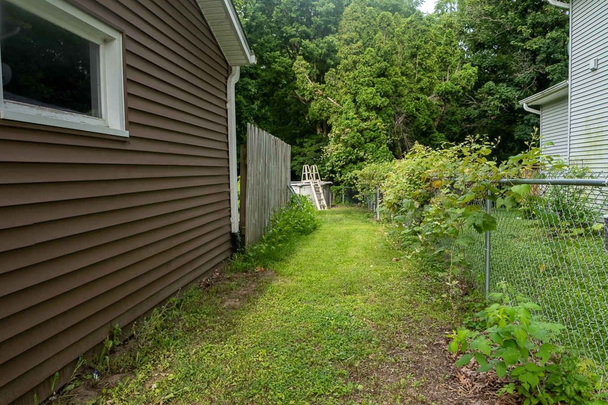 810 42nd Street Property Photo 31