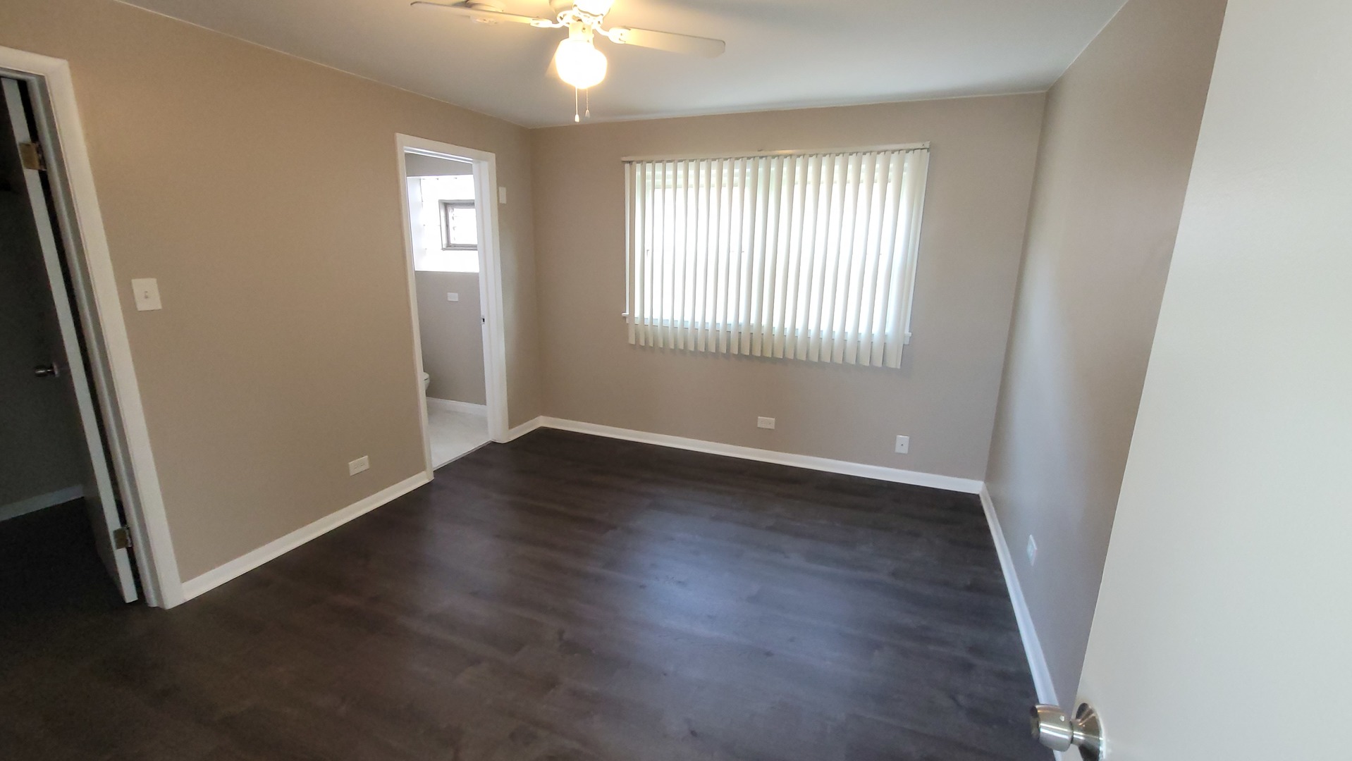 9600 S Komensky Avenue 3w Property Photo 8