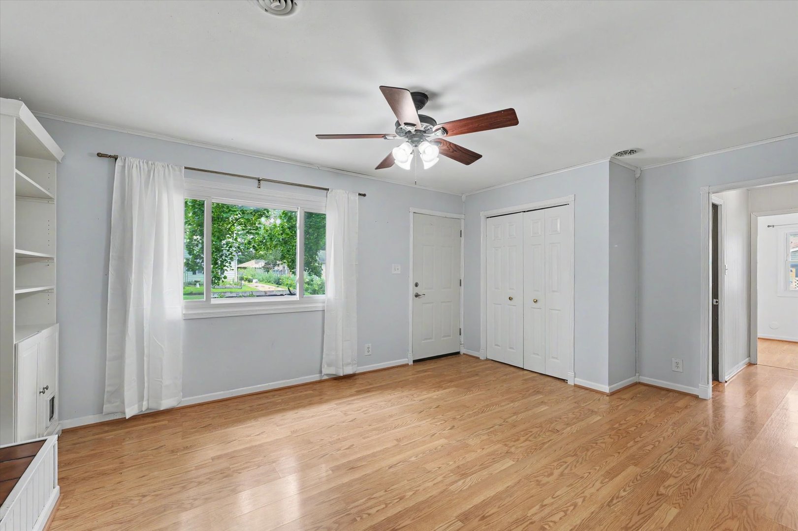 706 E Michigan Avenue Property Photo 8