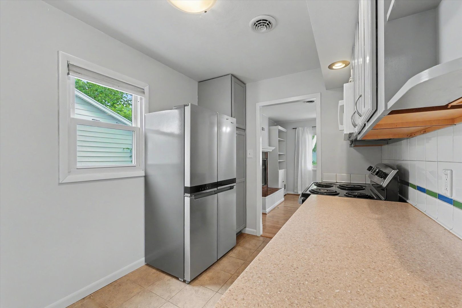 706 E Michigan Avenue Property Photo 12