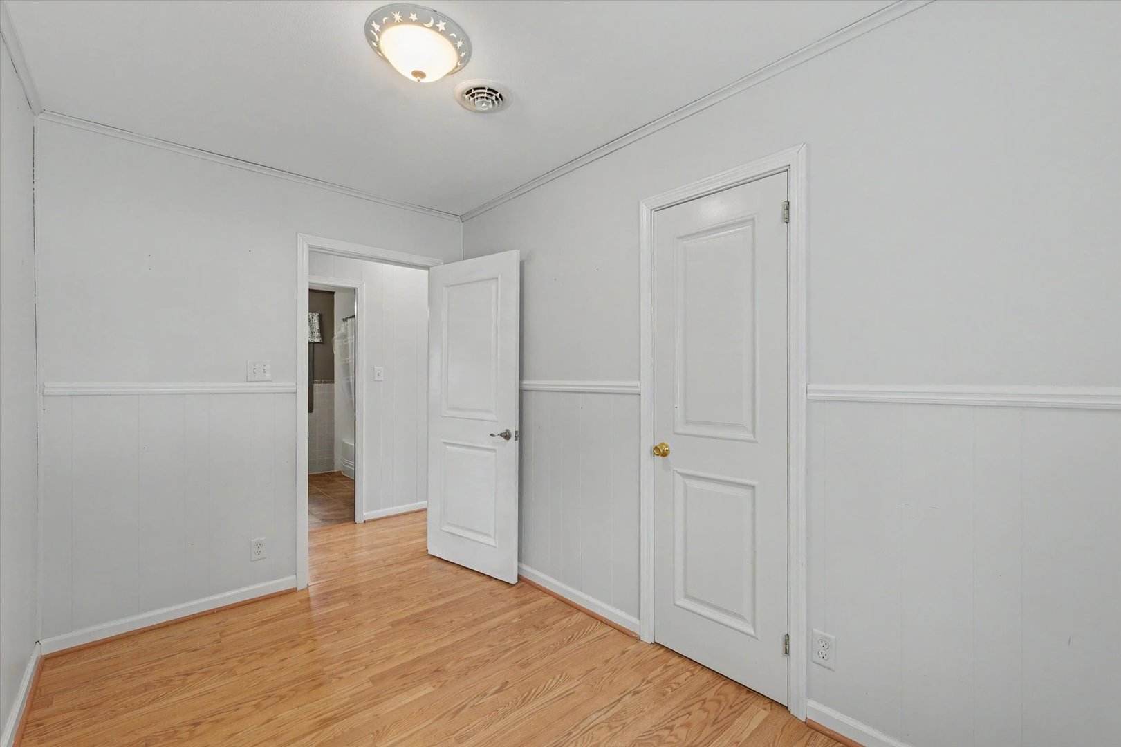 706 E Michigan Avenue Property Photo 19