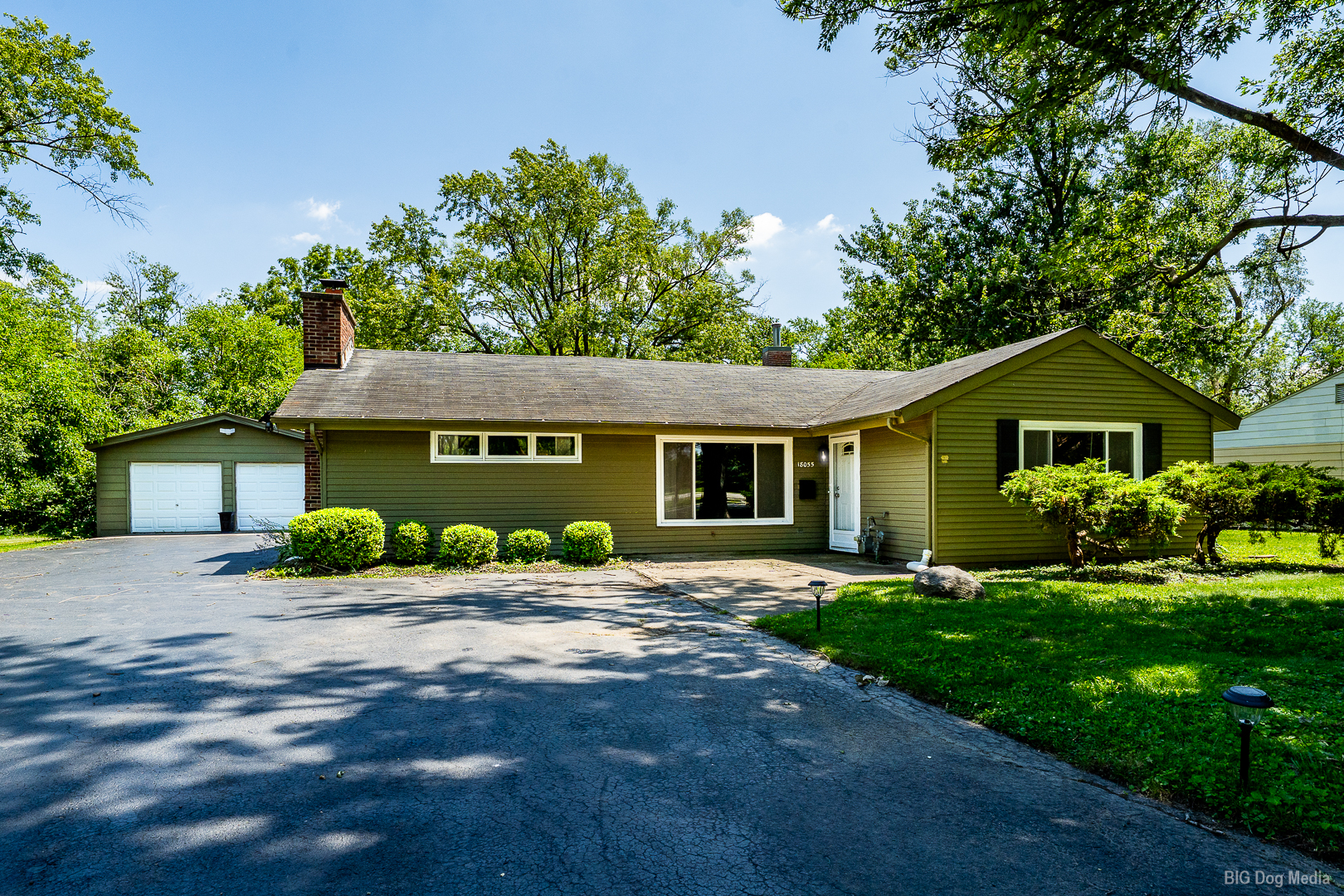 18055 Thomas Lane Property Photo