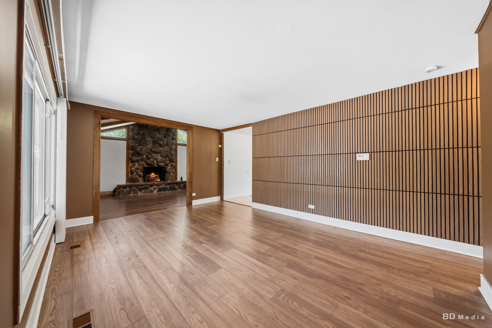 18055 Thomas Lane Property Photo 3