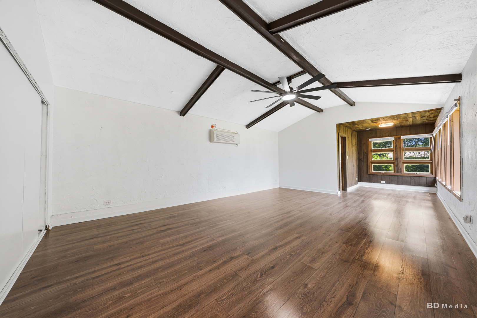 18055 Thomas Lane Property Photo 12