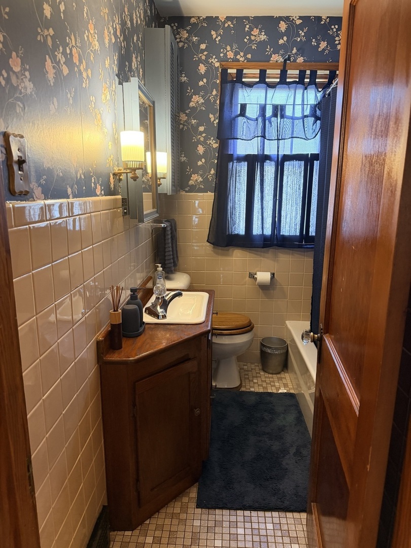 401 Wisconsin Avenue Property Photo 9