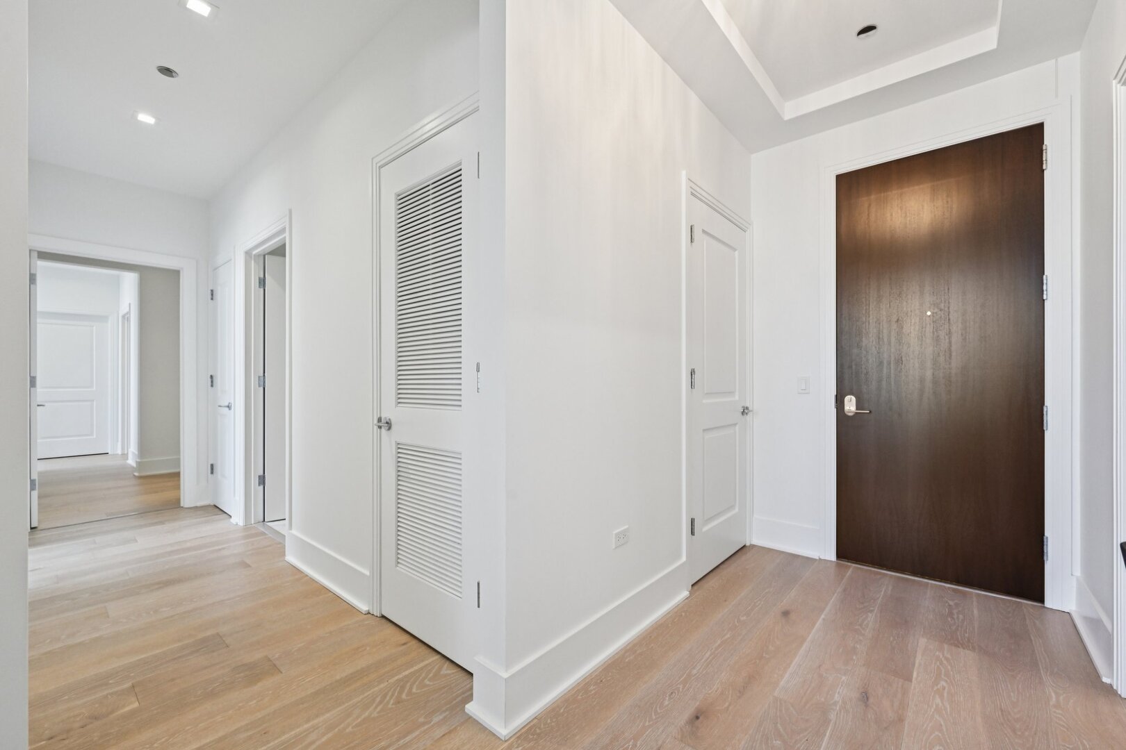 363 E Wacker Drive 2204 Property Photo 3