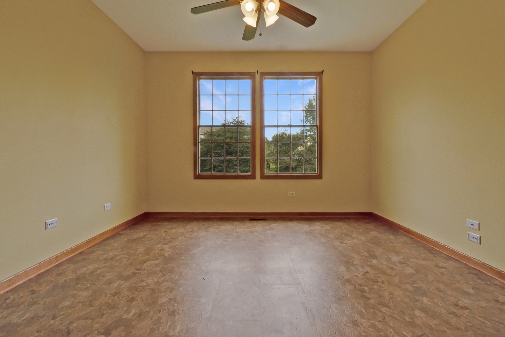 1832 E Vista Terrace Property Photo 8