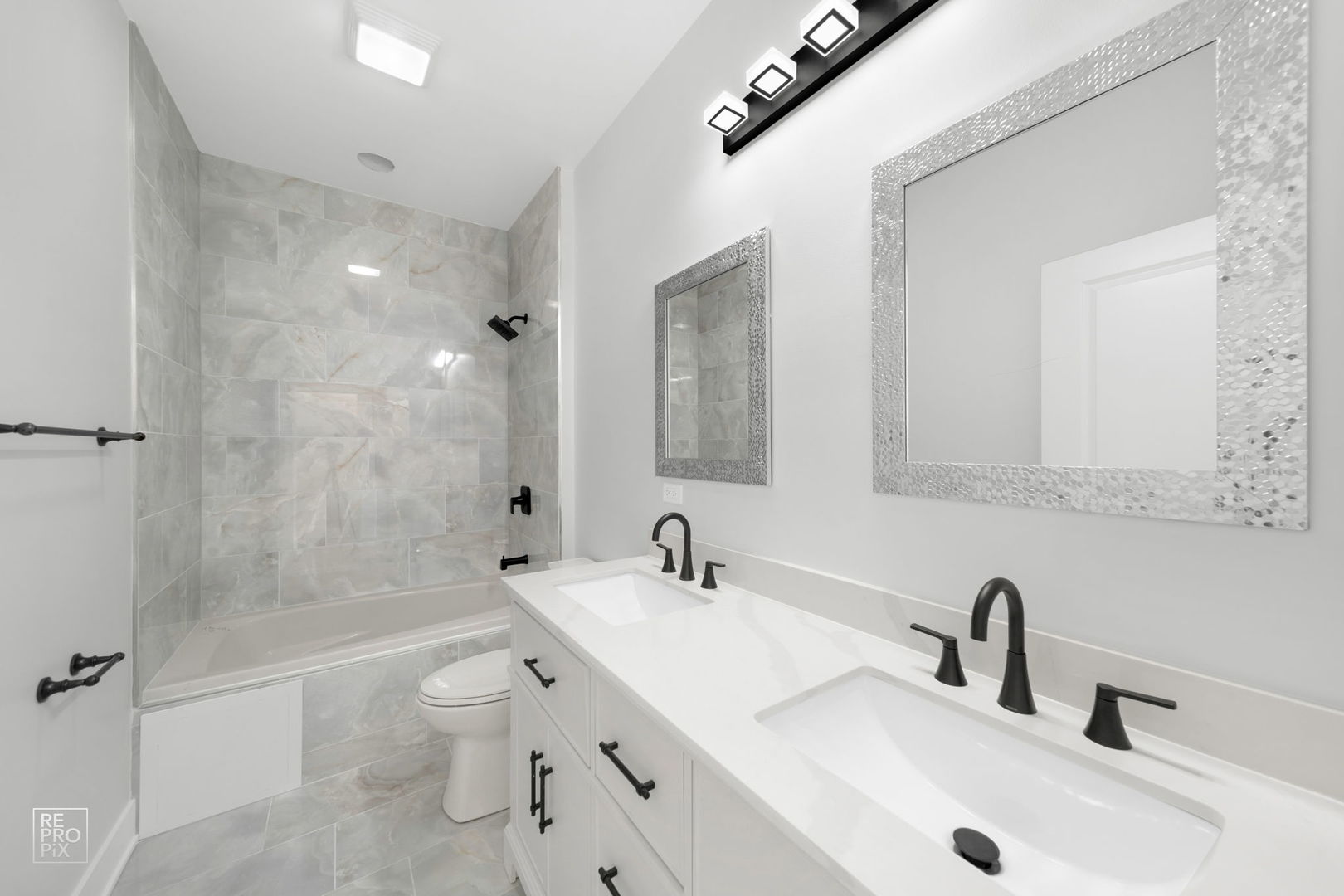 4241 W Walton Street Property Photo 10