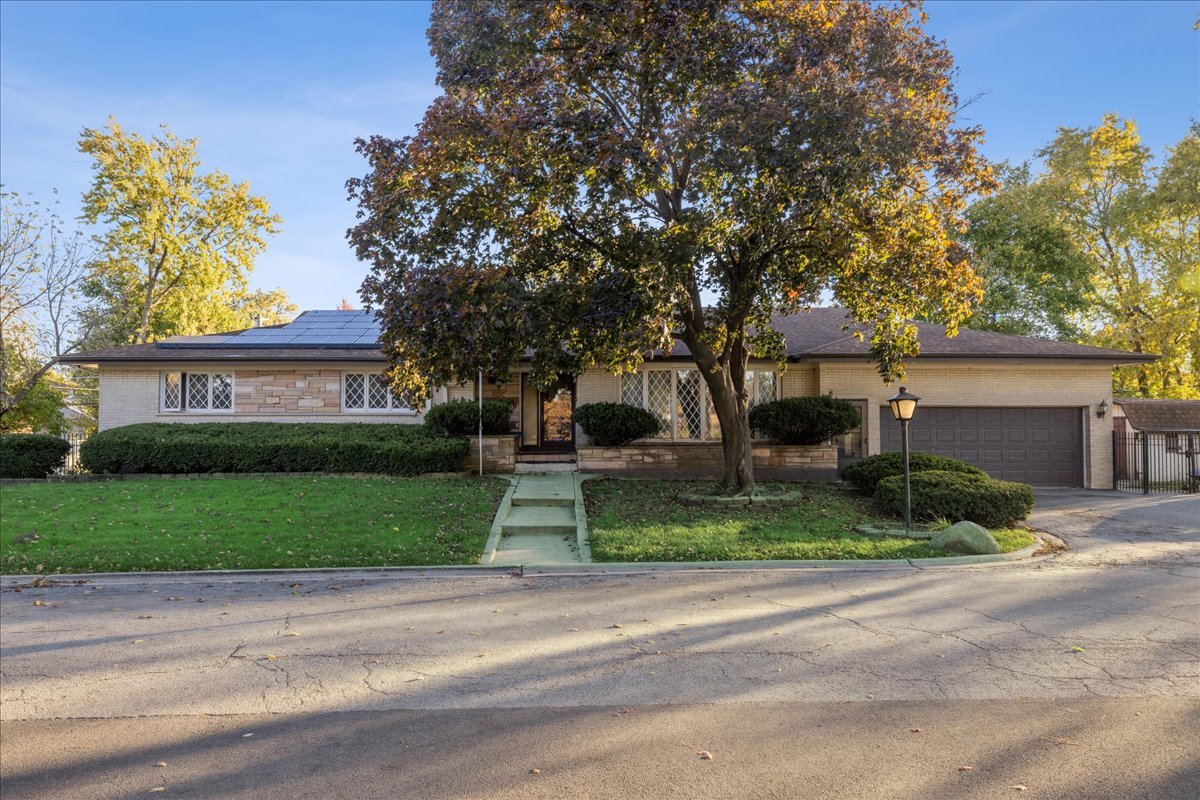 10129 Westmanor Drive Property Photo 1