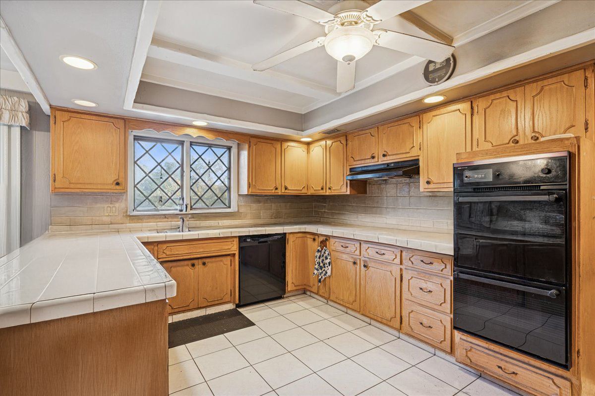 10129 Westmanor Drive Property Photo 3