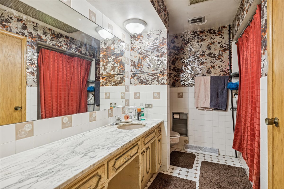 10129 Westmanor Drive Property Photo 10