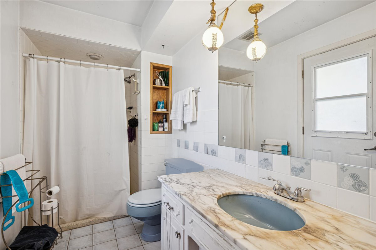 10129 Westmanor Drive Property Photo 13
