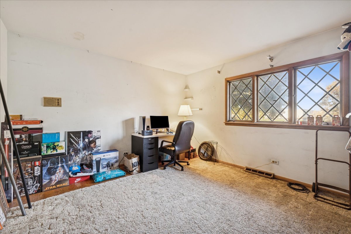 10129 Westmanor Drive Property Photo 14