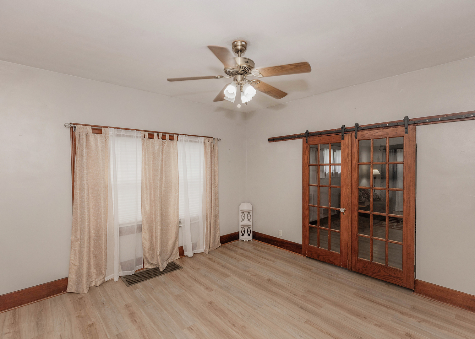 2014 33rd Street Property Photo 9