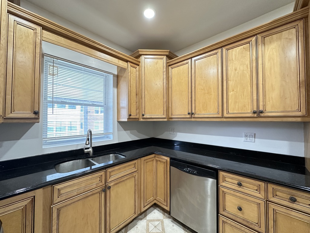 2611 Walnut Street 2 Property Photo 3