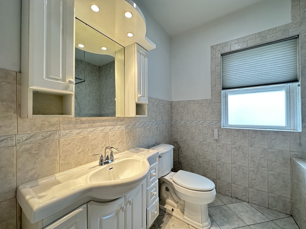 2611 Walnut Street 2 Property Photo 17