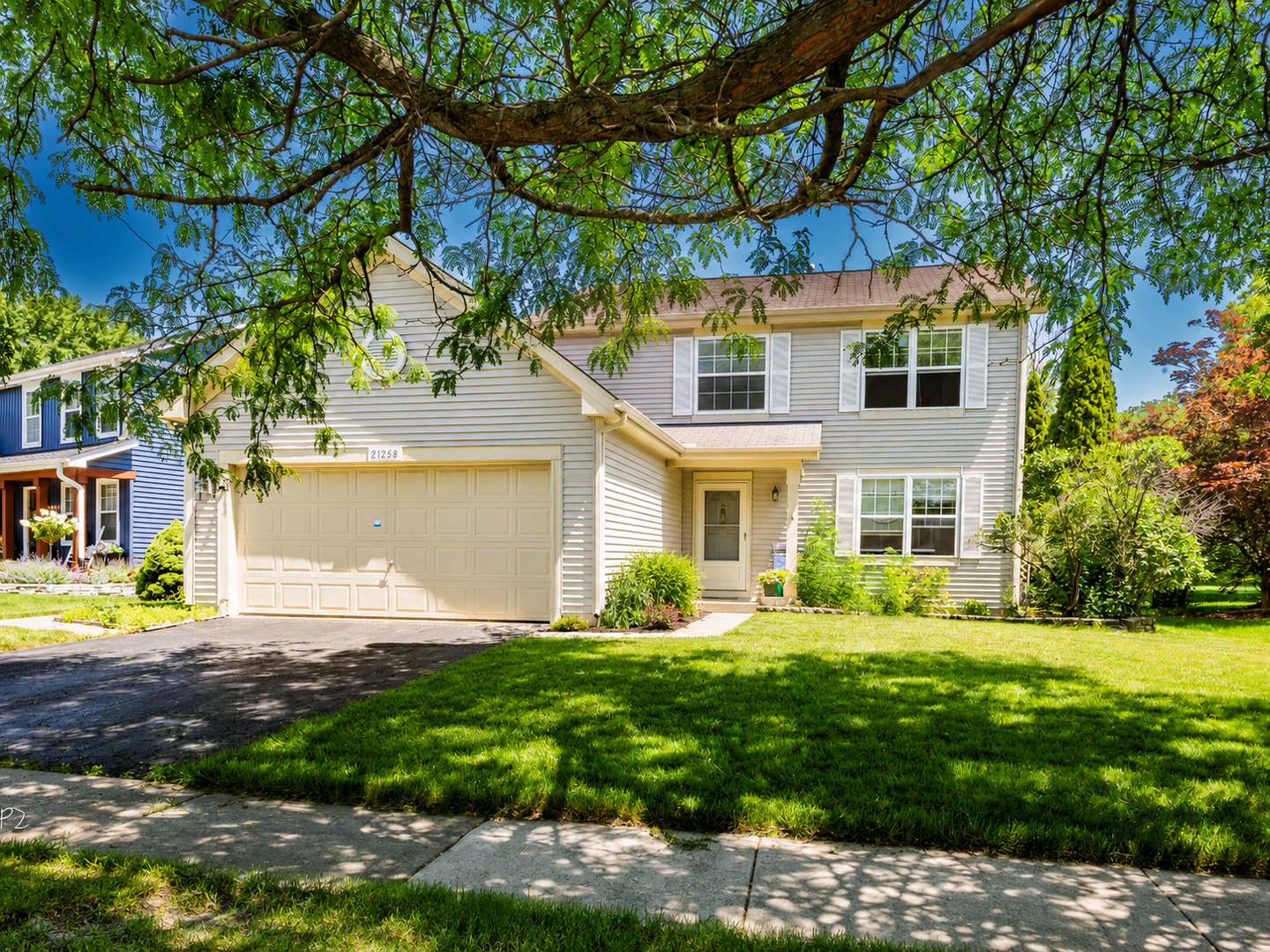 21258 W Cascade Court Property Photo 1