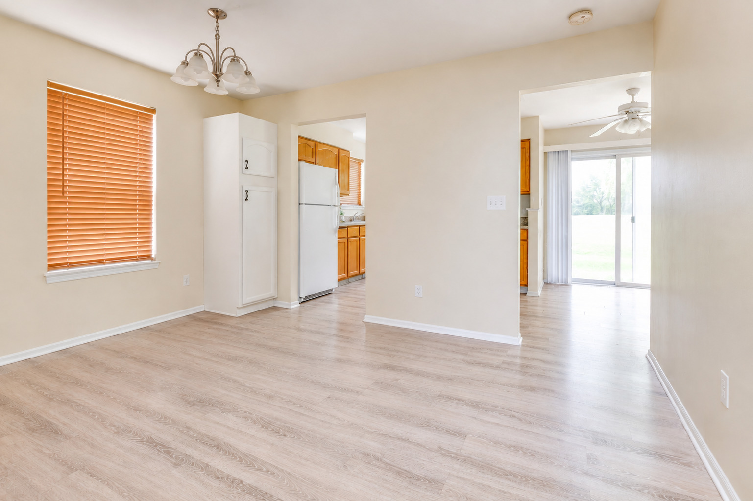 21258 W Cascade Court Property Photo 3