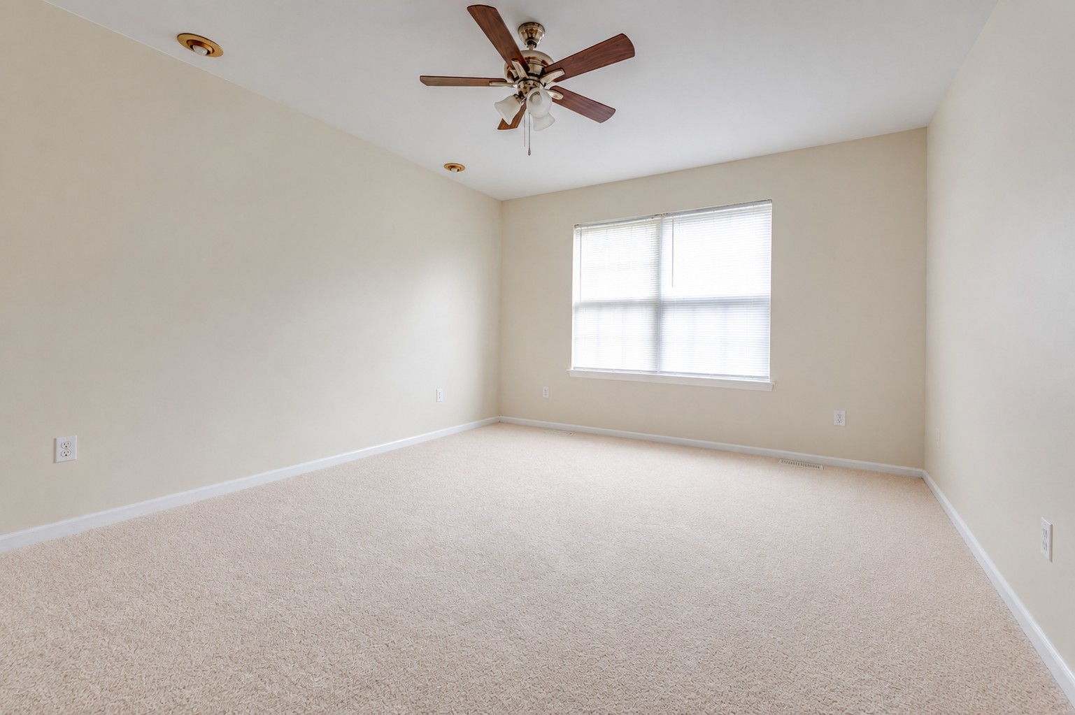 21258 W Cascade Court Property Photo 11