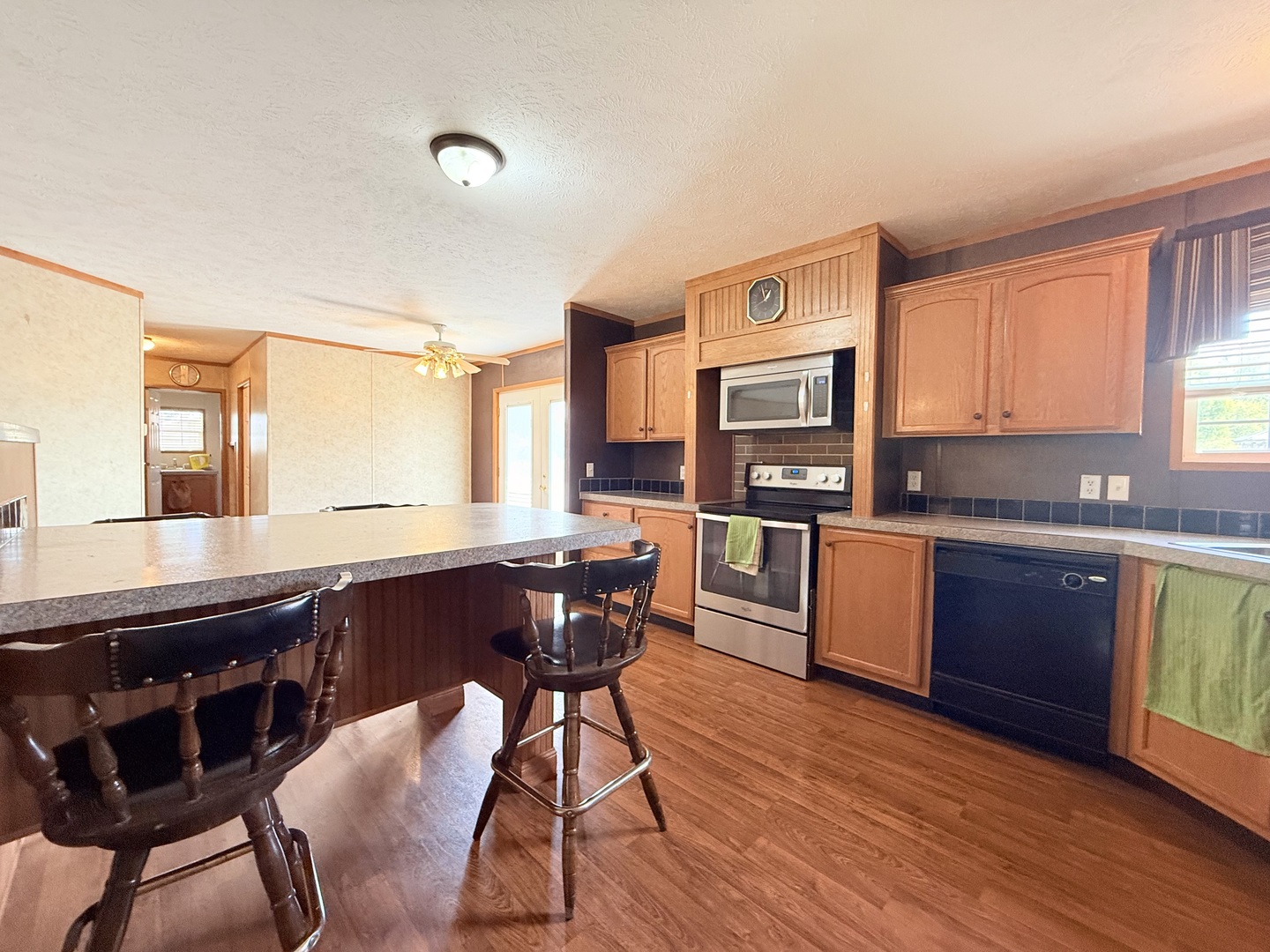 885 Wilson Street Property Photo 12