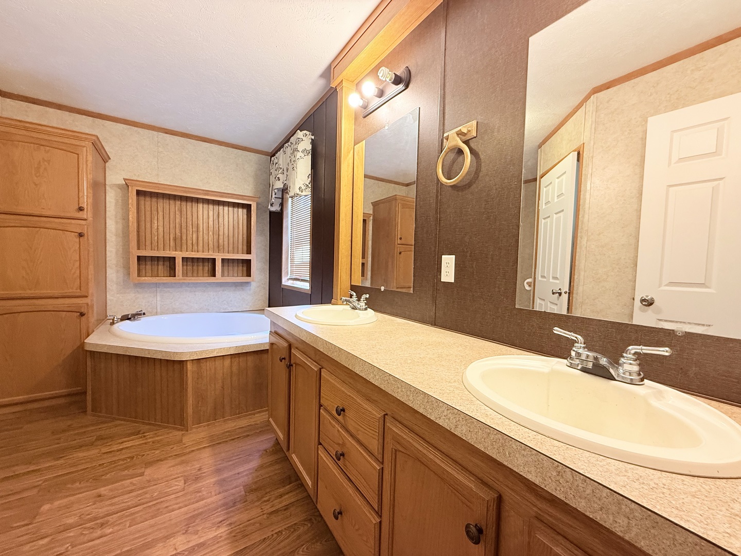 885 Wilson Street Property Photo 17