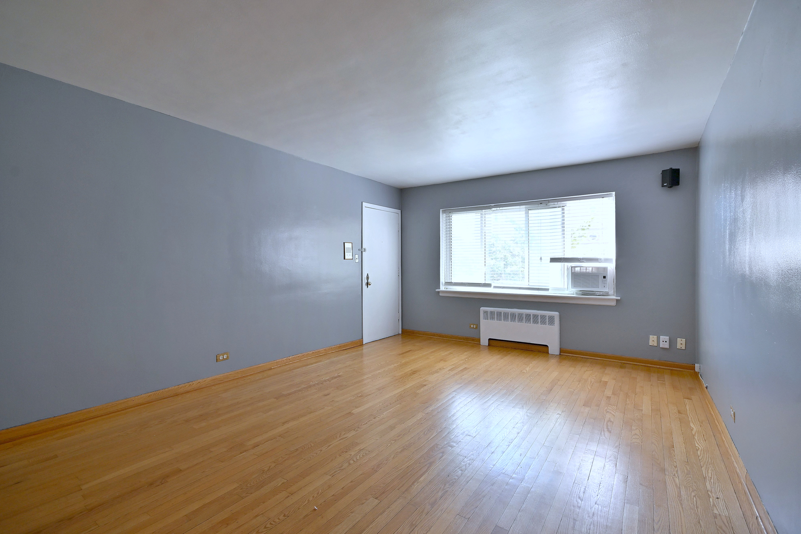 1112 N Harlem Avenue 1 Property Photo 4