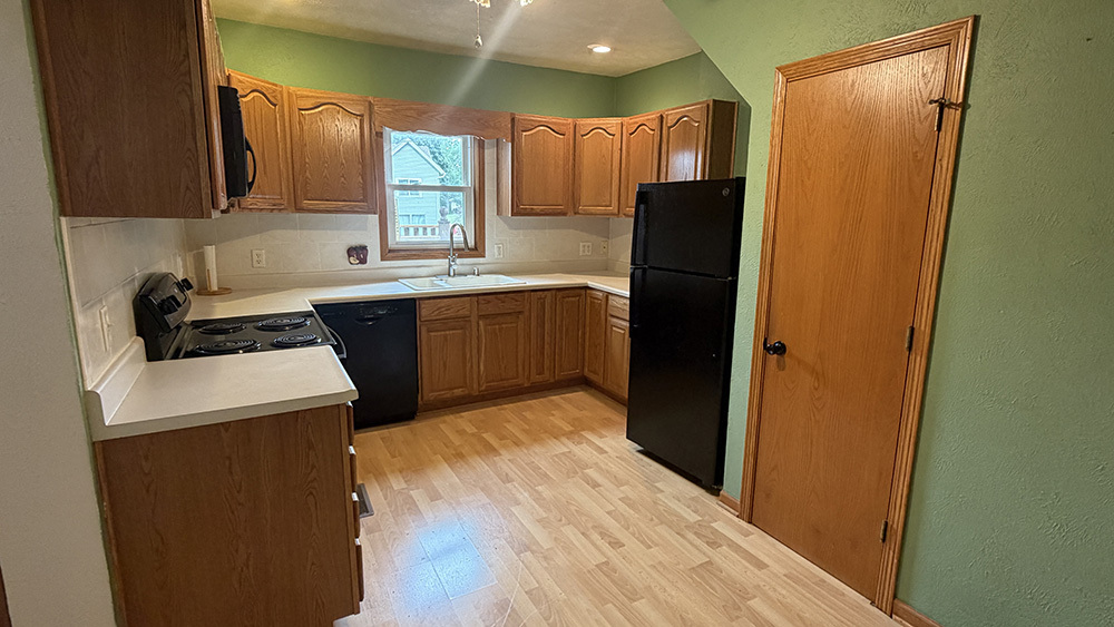 409 N Barber Avenue Property Photo 9