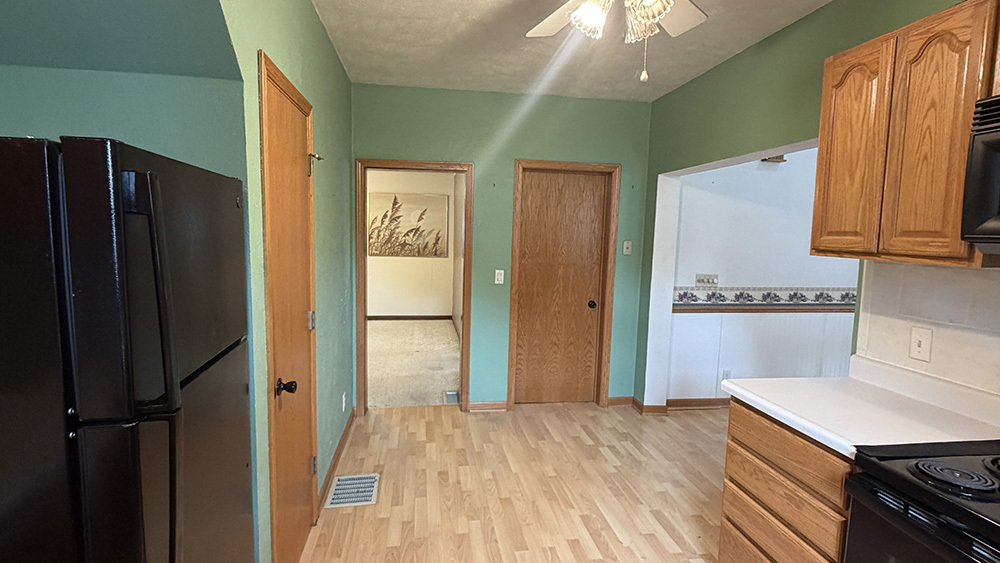409 N Barber Avenue Property Photo 10
