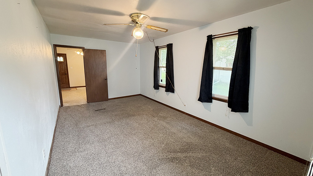 409 N Barber Avenue Property Photo 13