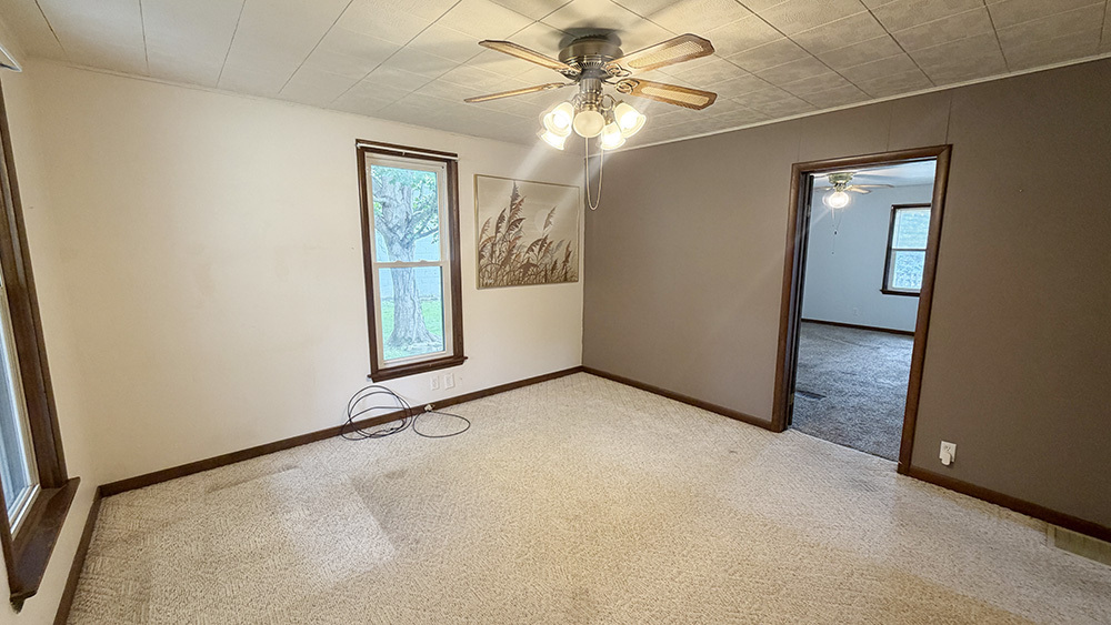 409 N Barber Avenue Property Photo 15