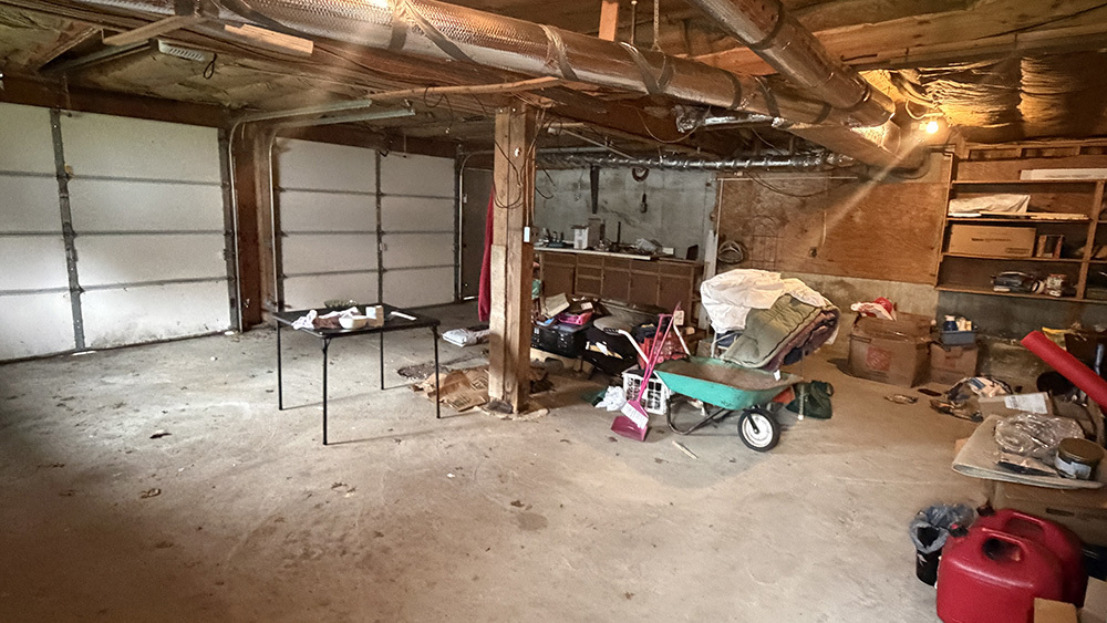 409 N Barber Avenue Property Photo 21