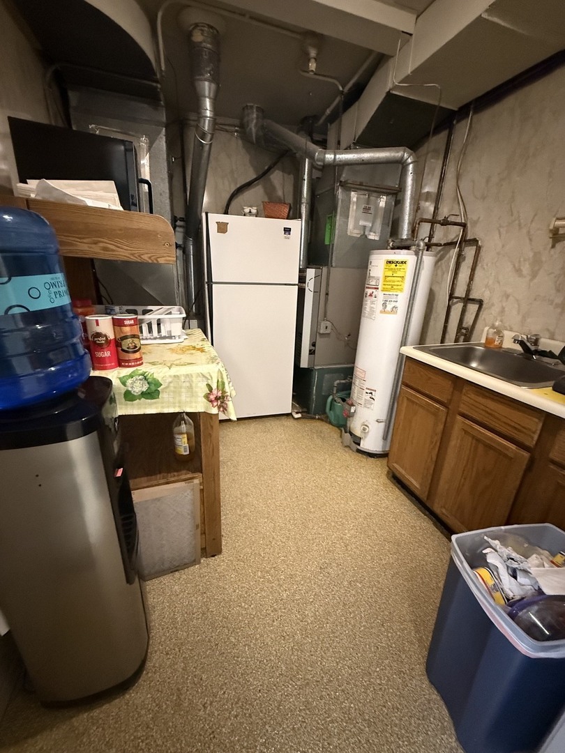 5808 W Higgins Avenue Property Photo 10