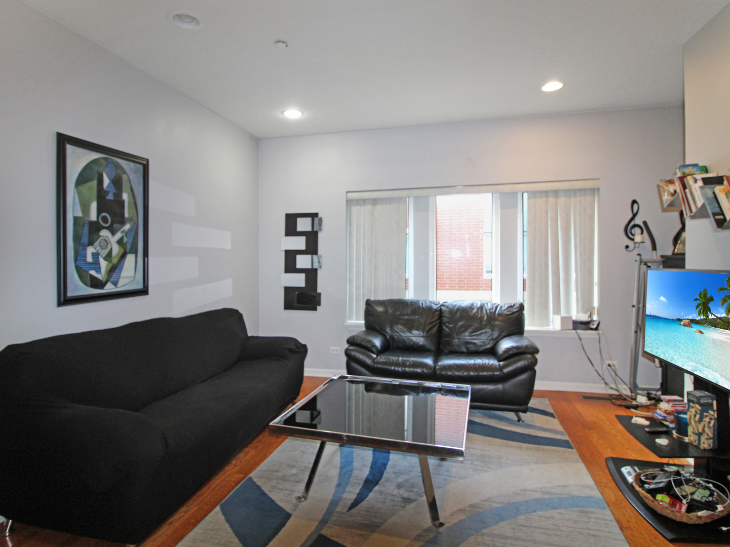 2409 W 32nd Place Property Photo 6