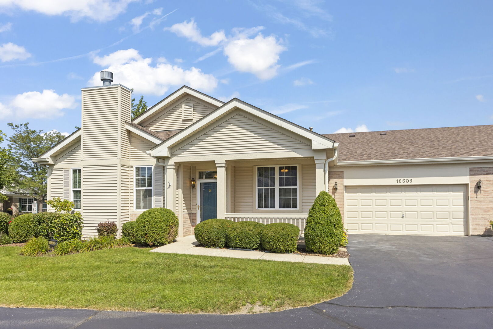 16609 Buckner Pond Way Property Photo 2