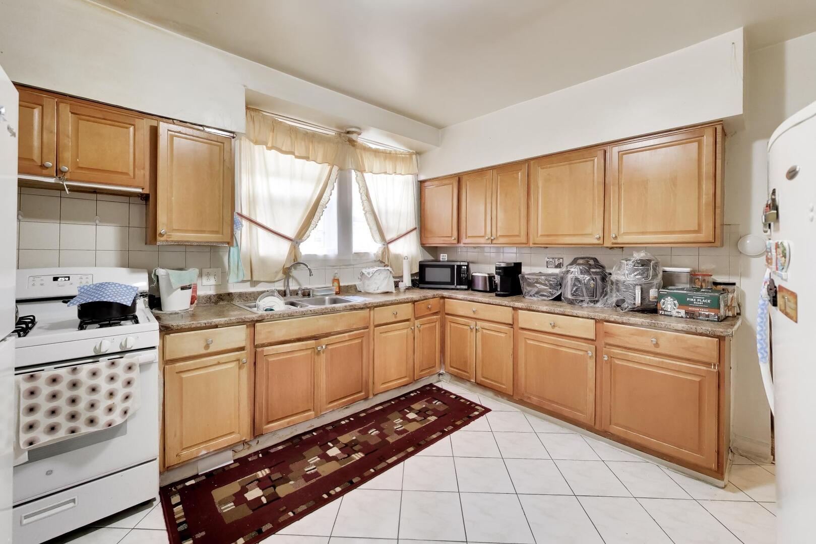 6718 N Campbell Avenue Property Photo 33