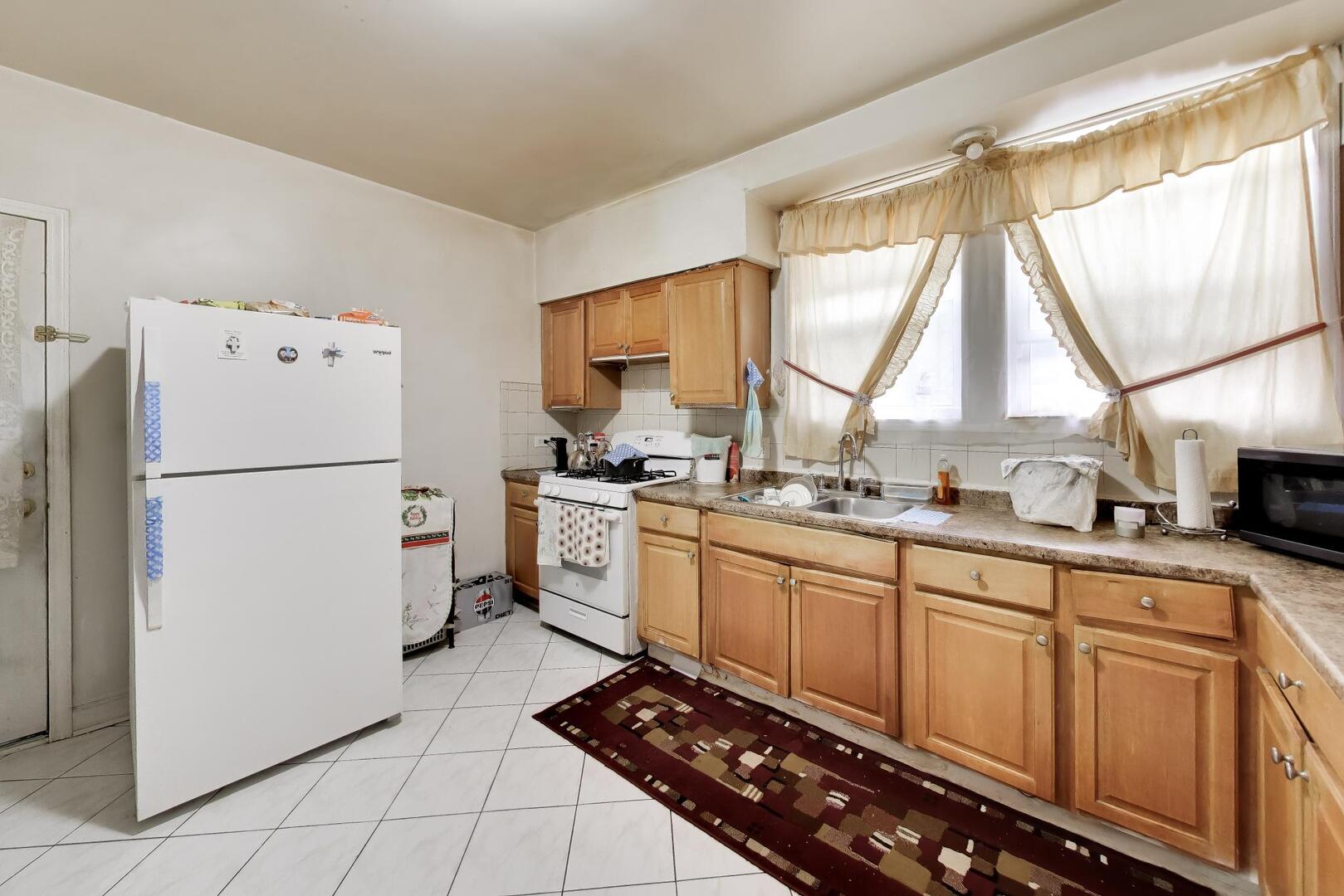 6718 N Campbell Avenue Property Photo 34