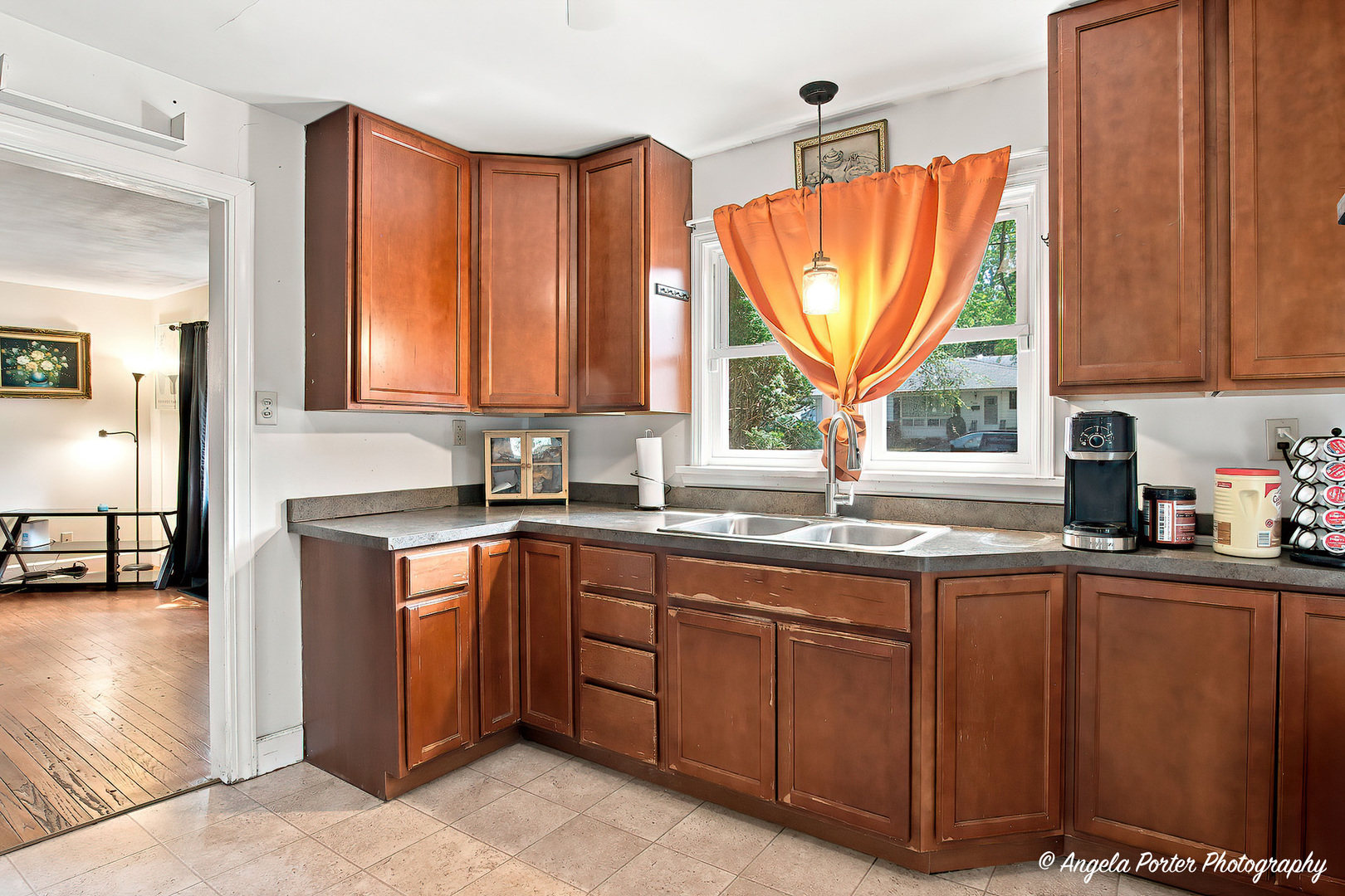 1019 N Madison Street Property Photo 10