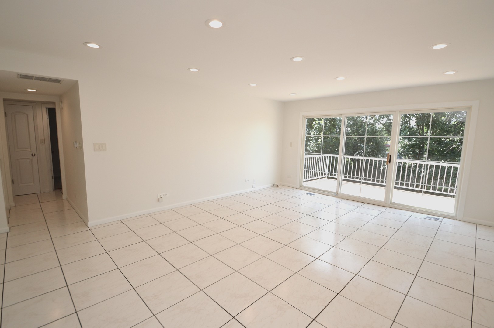 112 Carriage Way Drive 204a Property Photo 10